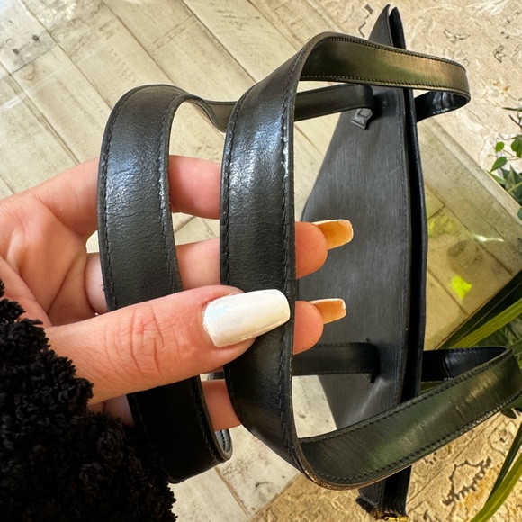 Louis Vuitton 💫 Epi Leather Bag 💫 - Picture 8 of 14